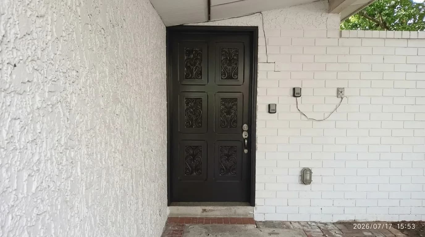 Instalación de puertas de madera para interior y exterior, foto 1 de 5